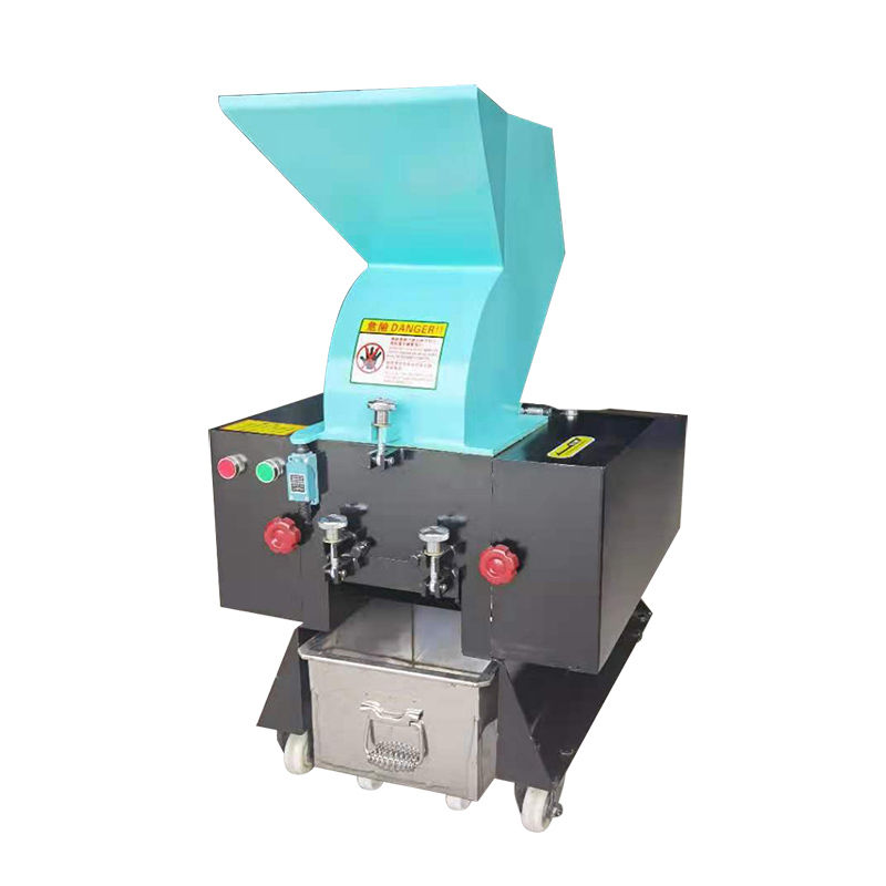 Considerations regarding claw knife type plastic shredder