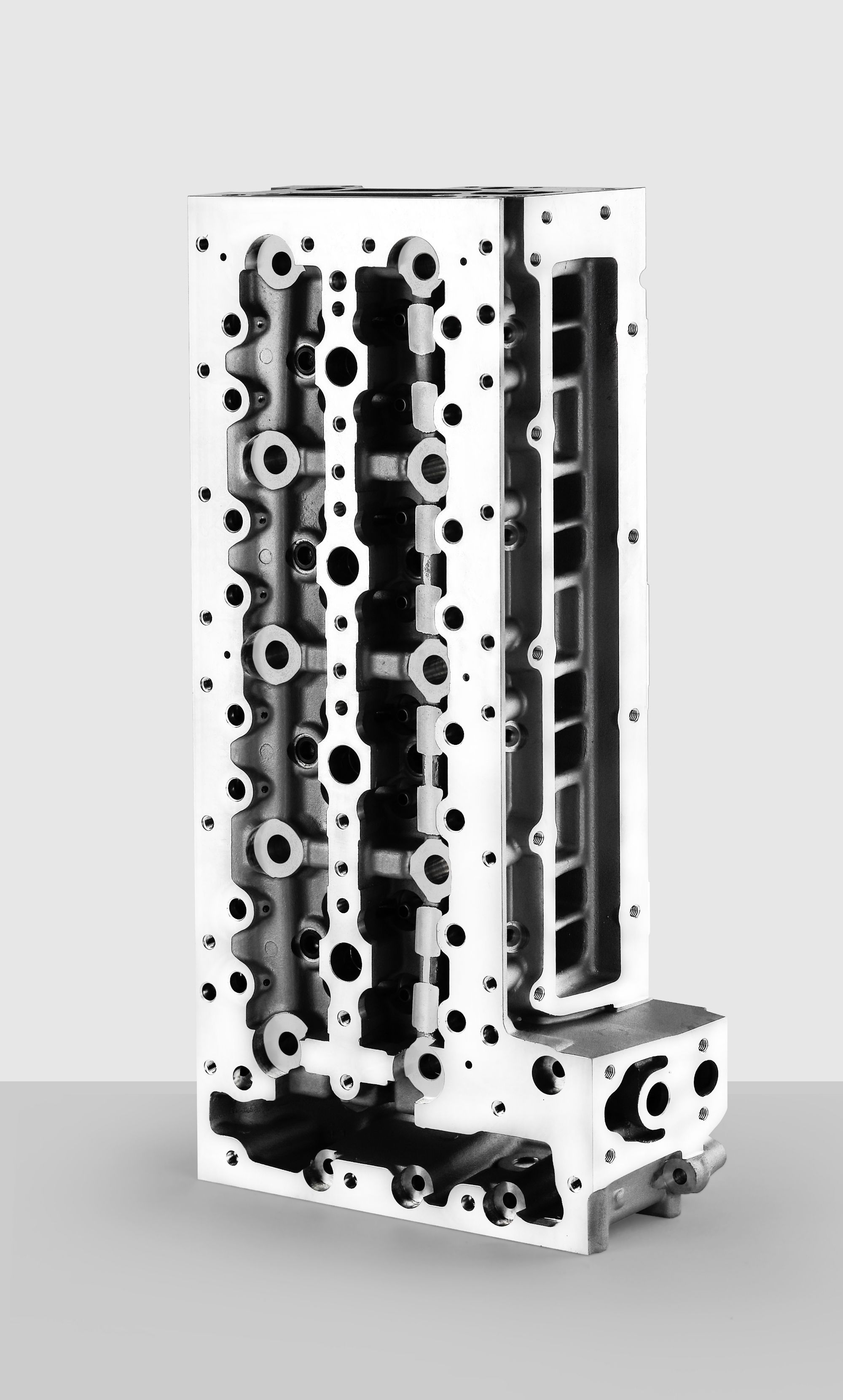 Leading Cylinder Head Company for Precision Engine Components